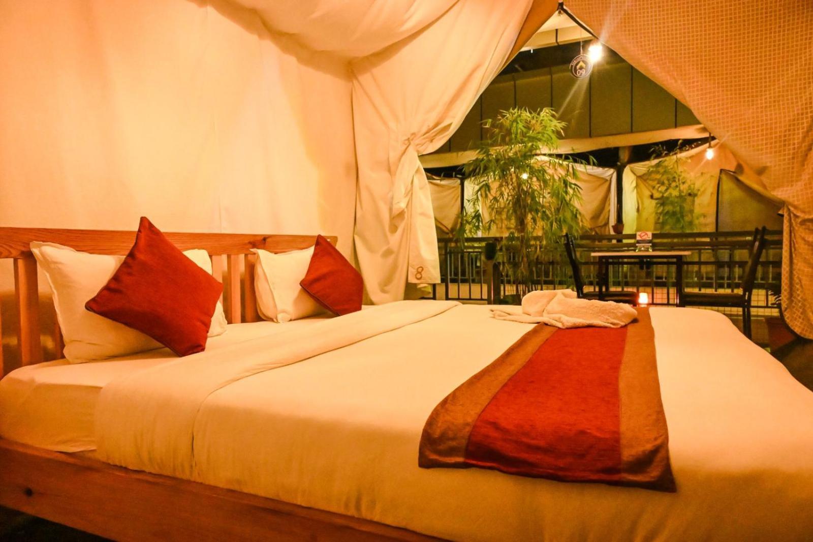 Kalash Parkaze And Tent Inn Pokhara Bilik gambar